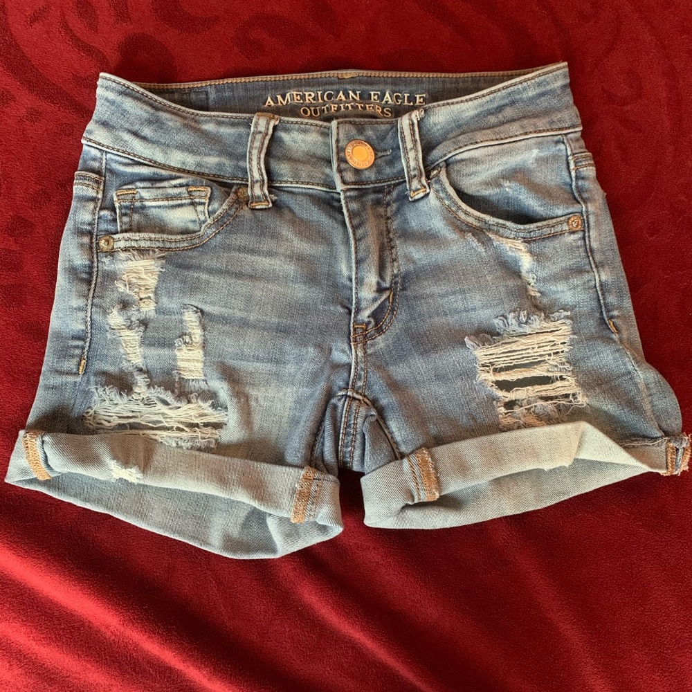 Woman’s American Eagle shorts